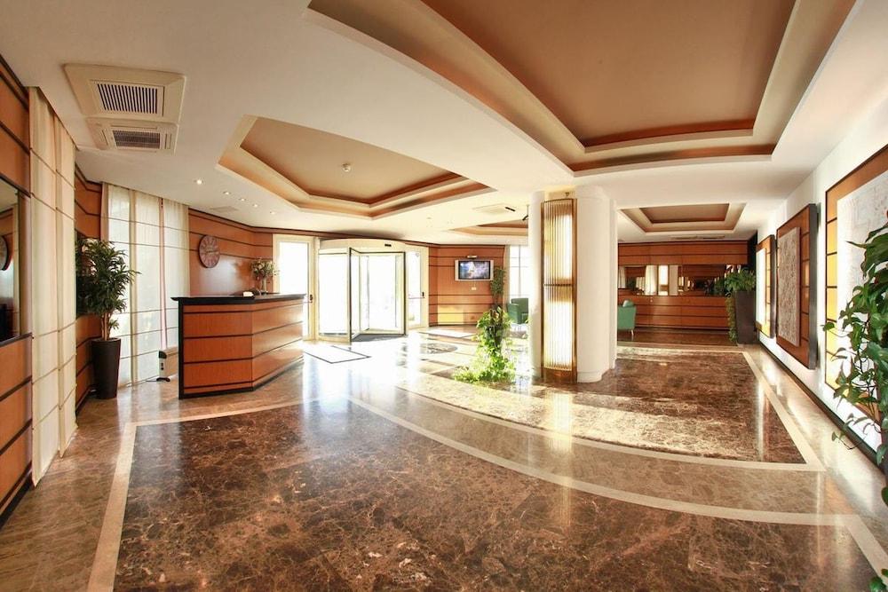 Monte Carlo Palace Rooms Bukurešť Exteriér fotografie