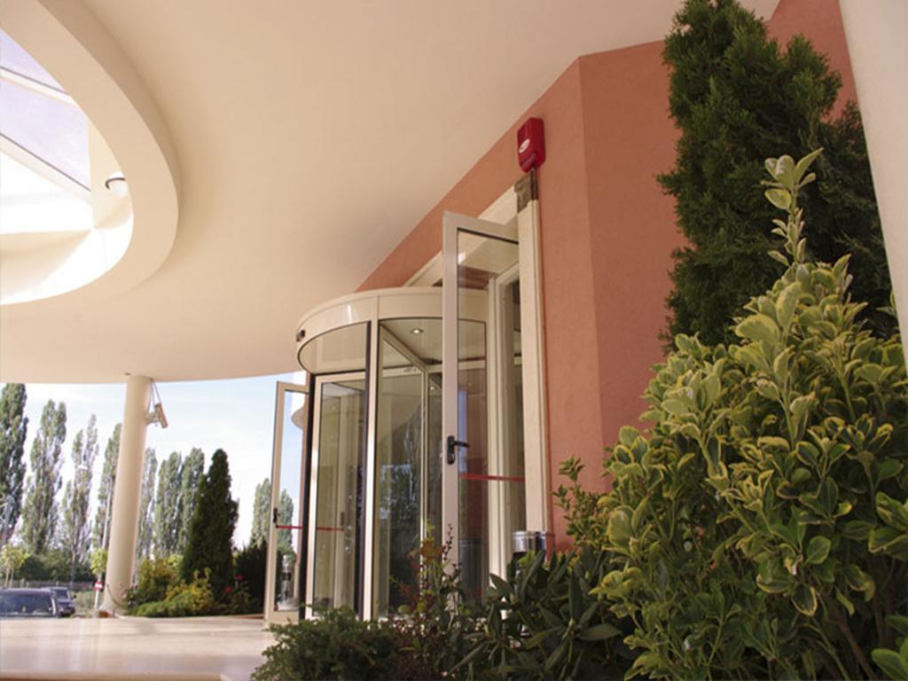 Monte Carlo Palace Rooms Bukurešť Exteriér fotografie