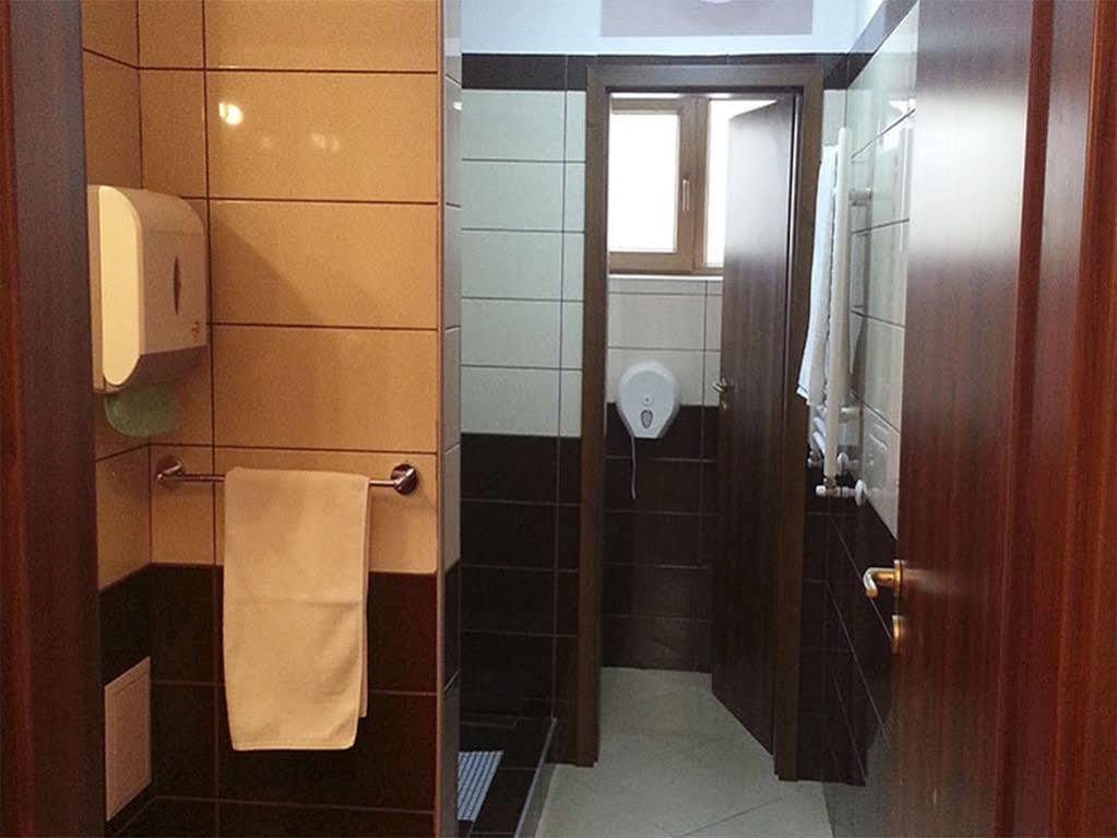 Monte Carlo Palace Rooms Bukurešť Exteriér fotografie