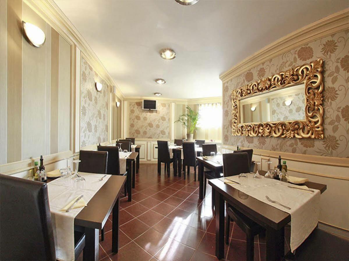 Monte Carlo Palace Rooms Bukurešť Exteriér fotografie
